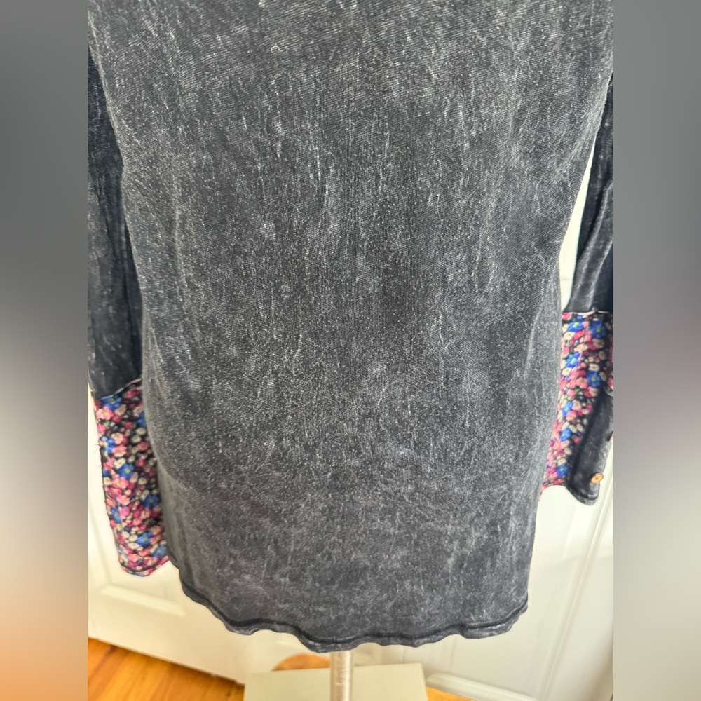 Able Black T with Pink/purple floral Sleeve -Tshirt S - Picture 2 of 5